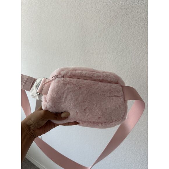 NWT Lululemon Everywhere FLEECE Belt Bag with GOLD Hardware - Picture 5 of 5